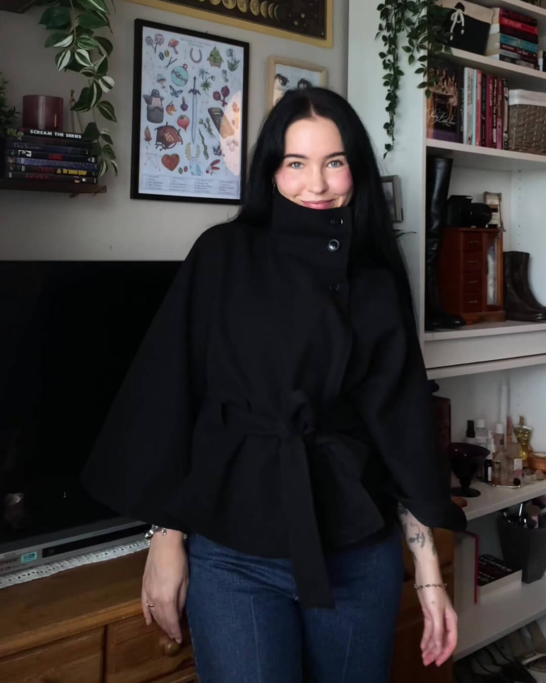 Soera Gianna Elegant High-Neck Belted Cape Jacket