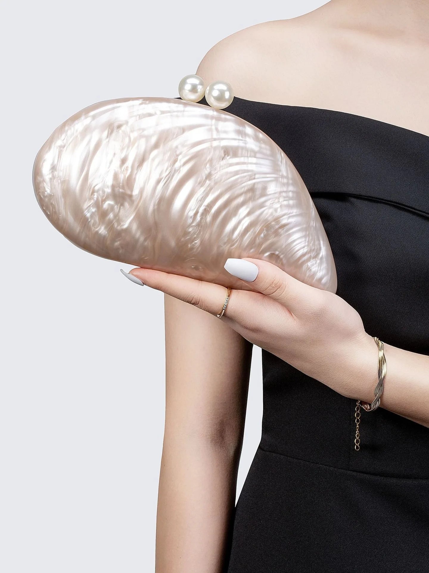 SOERA Valentina Shell-Shaped Clutch Purse - Handbags - White