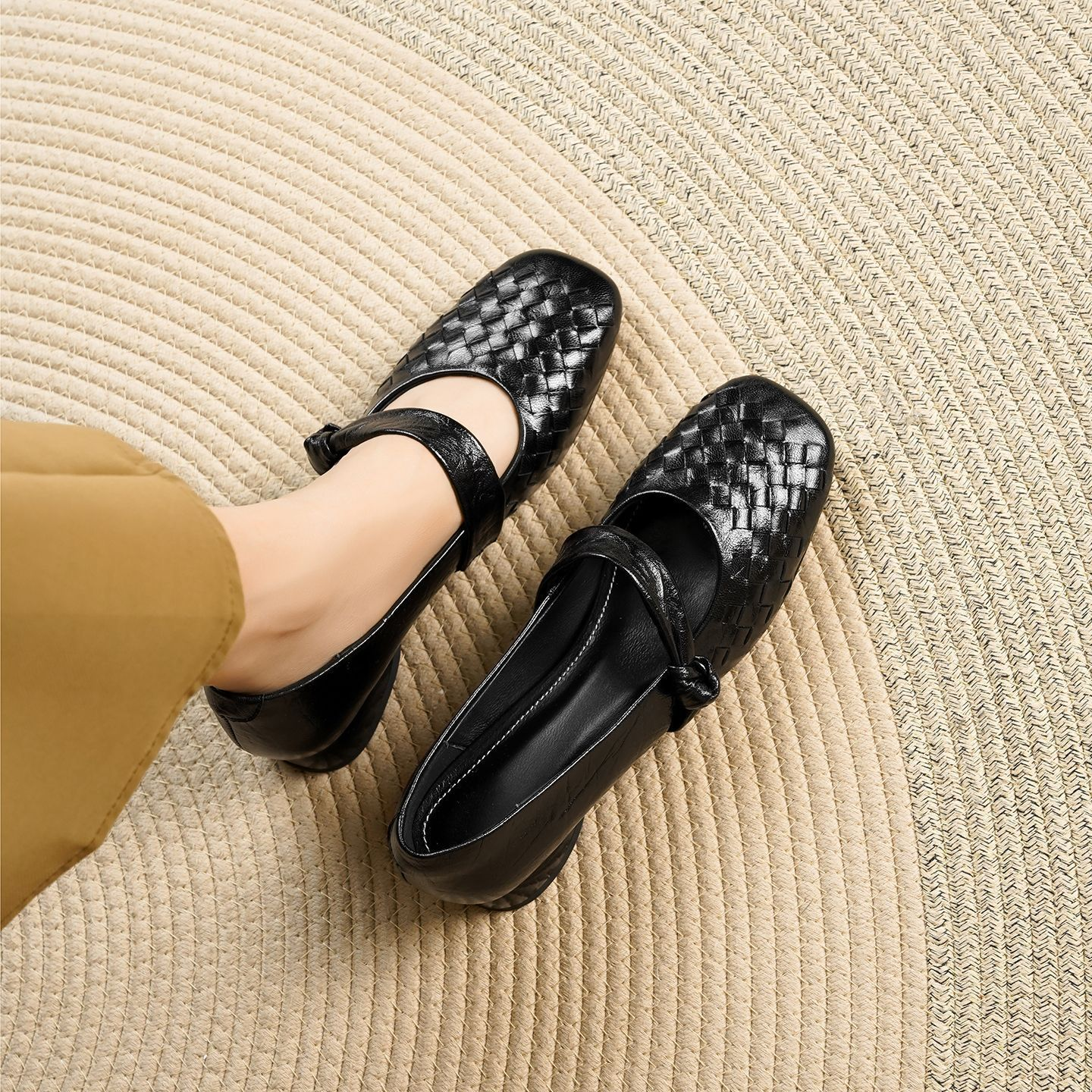 Chaussures plates tressées en cuir Lisbeth
