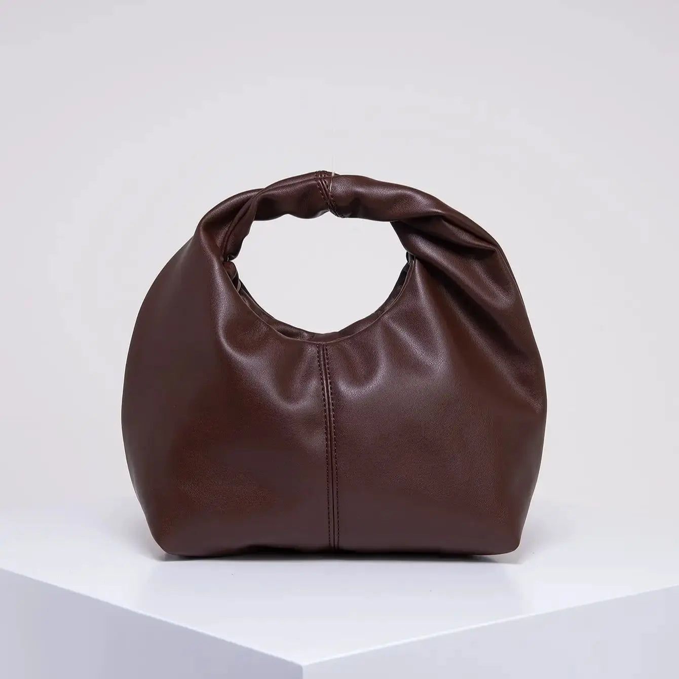 Sac pochette en cuir Gelyn