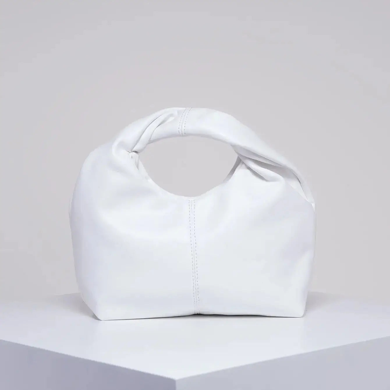 Sac pochette en cuir Gelyn