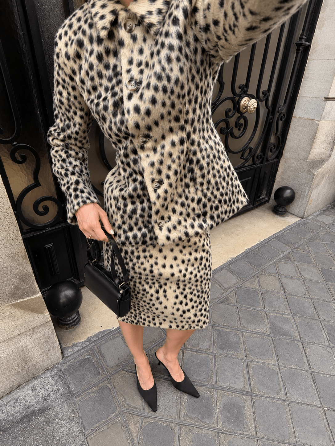 Carmen Ensemble Veste et Jupe en Fausse Fourrure Léopard