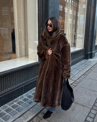Manteau long en fausse fourrure Lucie